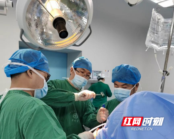  篮网西蒙斯膝盖酸痛休战,MRI检查显示无结构性损伤  